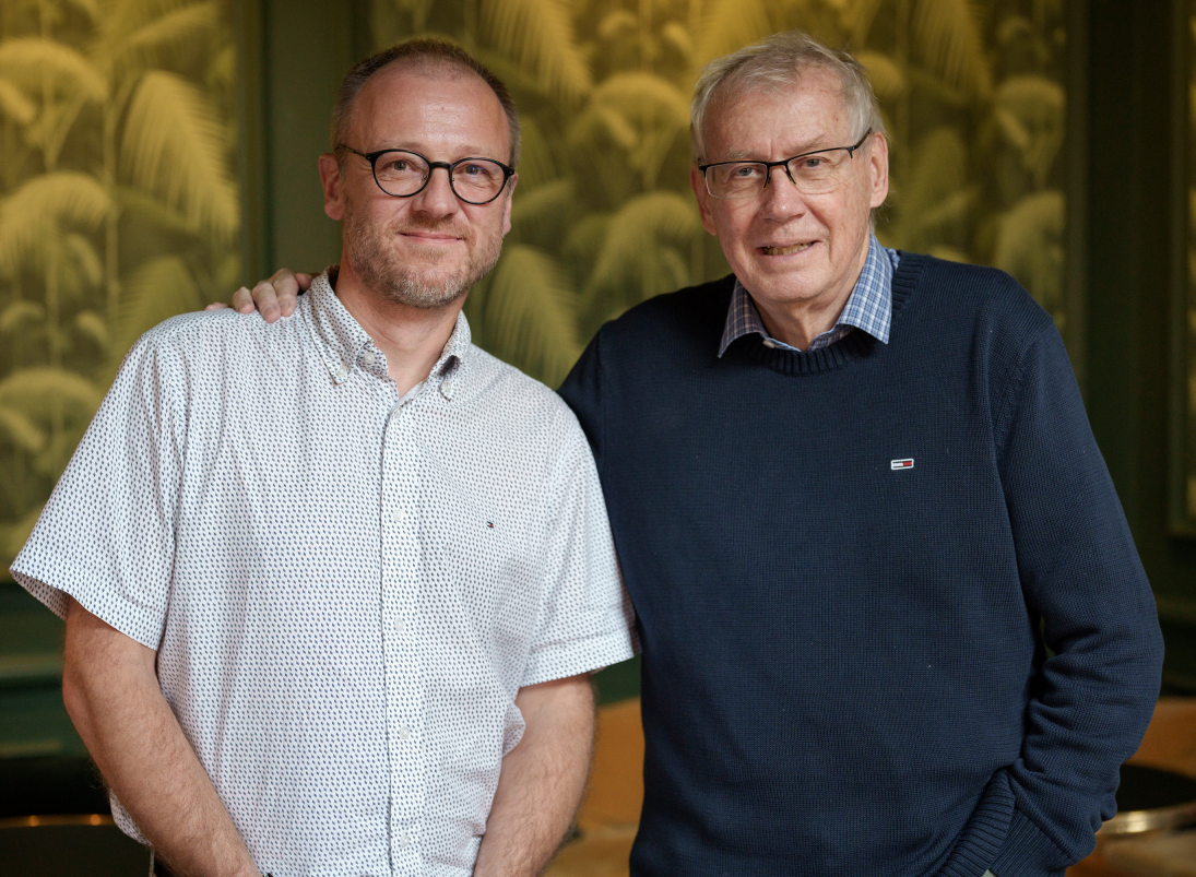 Hans Wendelboe Bcher og Nils Malmros i foyeren p st for Paradis ved fejringen af Nils' 80-rsfdselsfag 5. oktober 2024. Foto: Martin Dam Kristensen